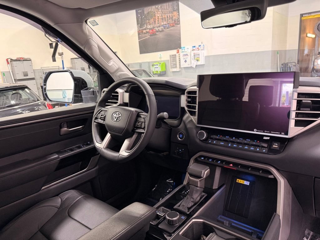 Used 2024 Toyota Tundra Limited AWD/4WD image 31