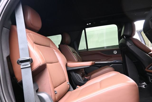 Used 2025 Lincoln Navigator Reserve AWD/4WD image 20