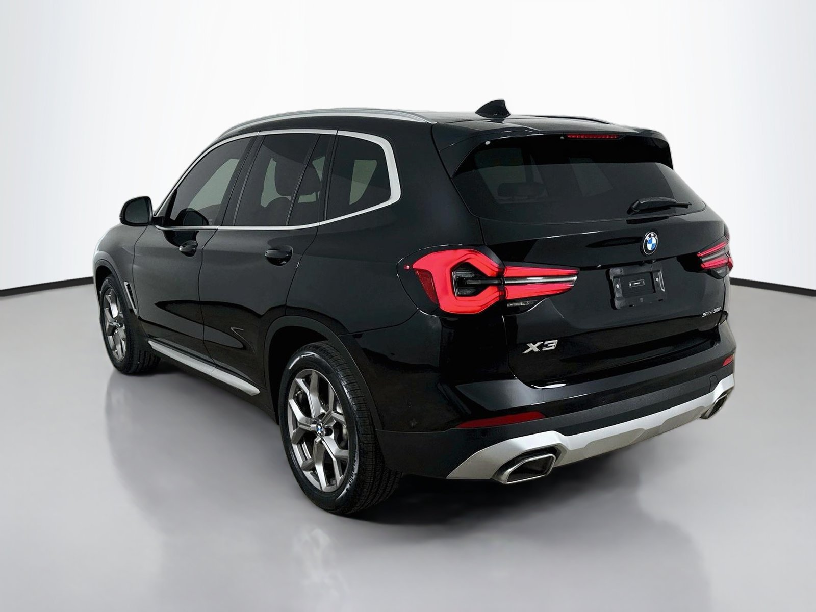 Used 2024 BMW X3 sDrive30i w/ Convenience Package RWD image 7