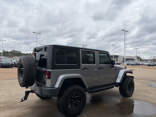 Used 2018 Jeep Wrangler Unlimited Sahara w/ Connectivity Group image 4