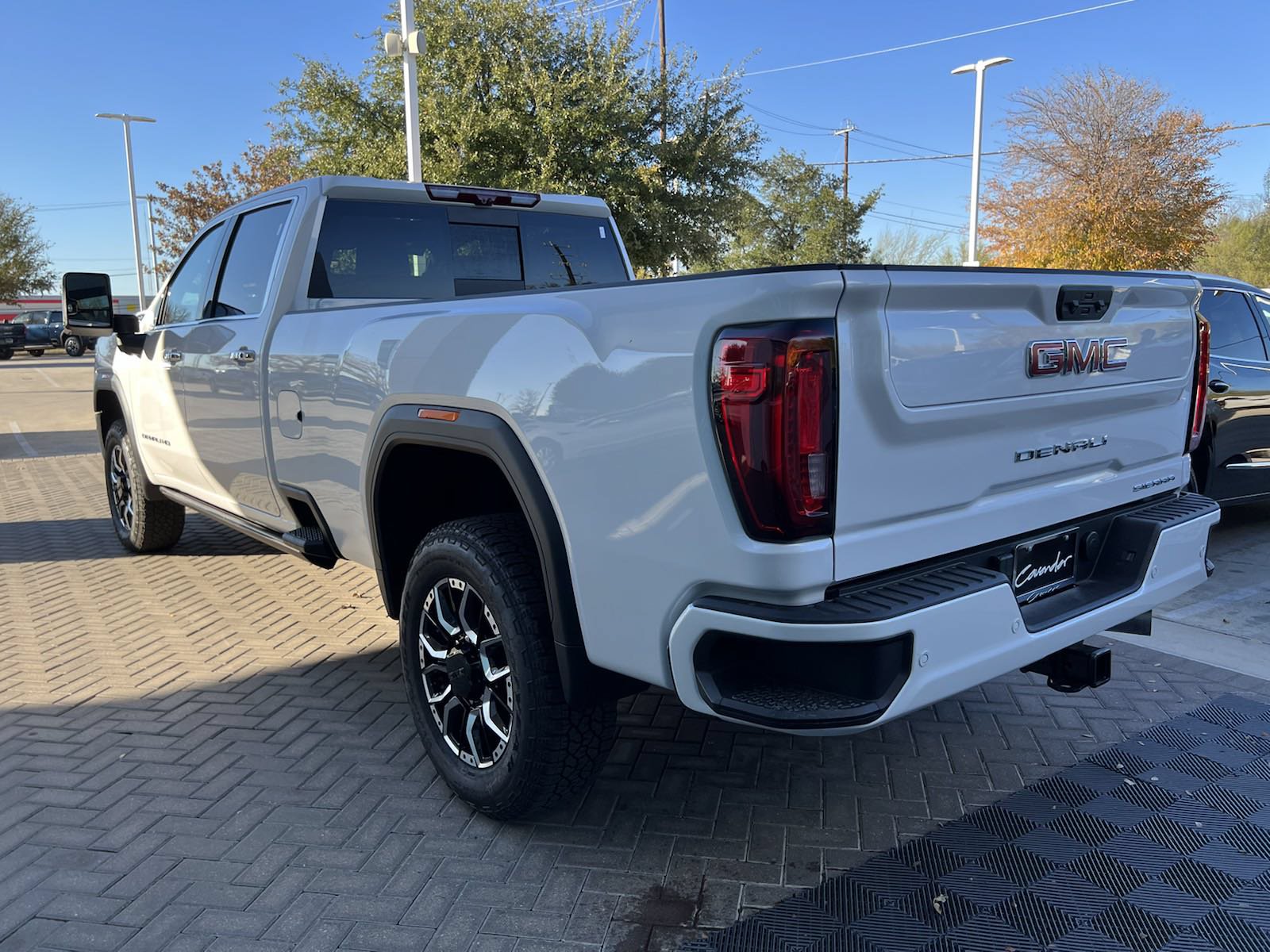 New 2023 GMC Sierra 3500 Denali w/ Denali Ultimate Package AWD/4WD image 7