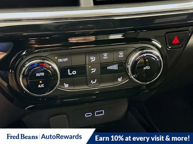 New 2025 Chevrolet Trax RS w/ Sunroof Package image 10