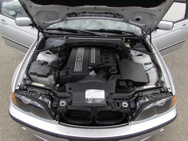 Used 2003 BMW 325i Sedan RWD image 34