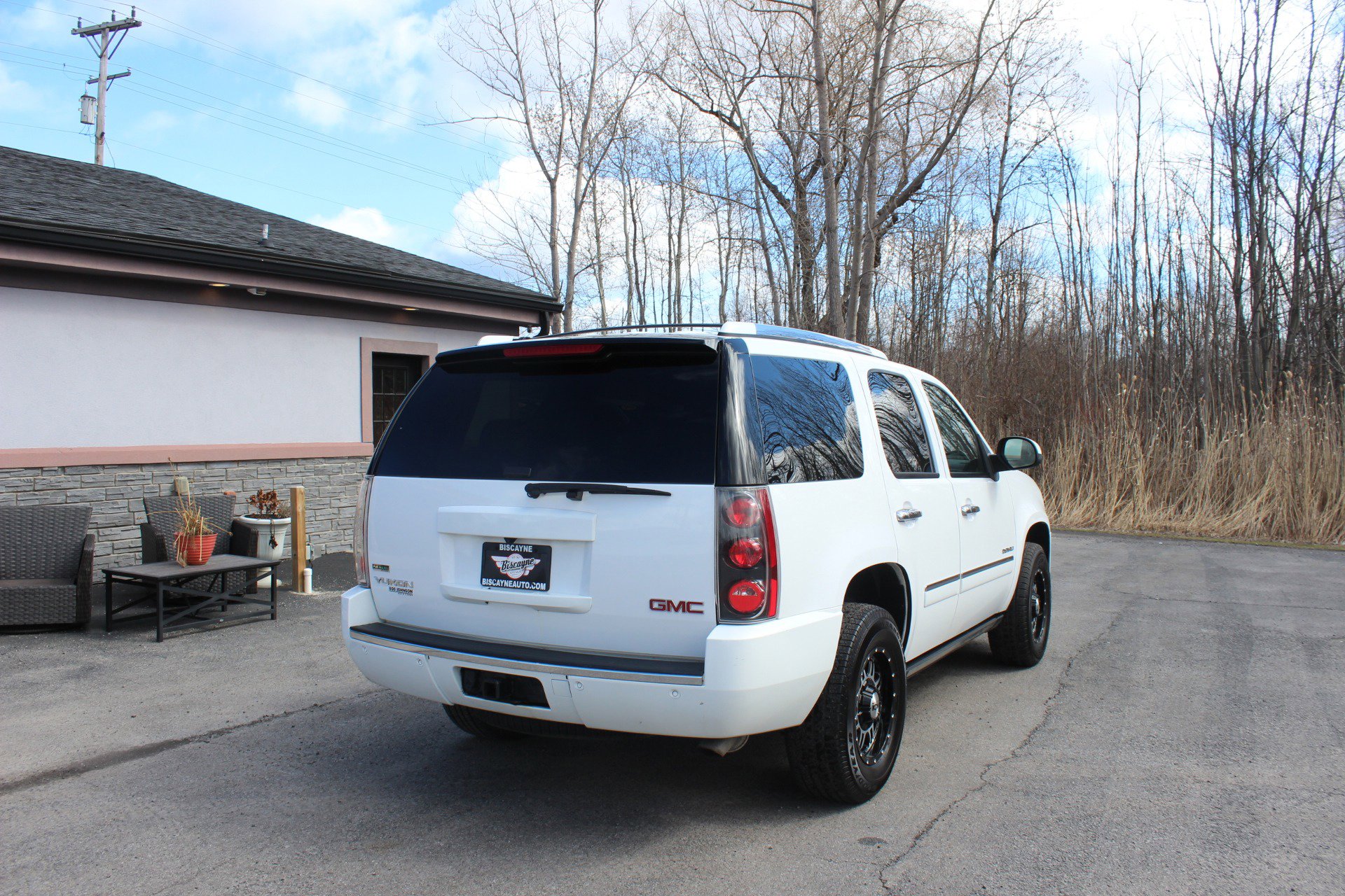 Used 2011 GMC Yukon Denali image 5