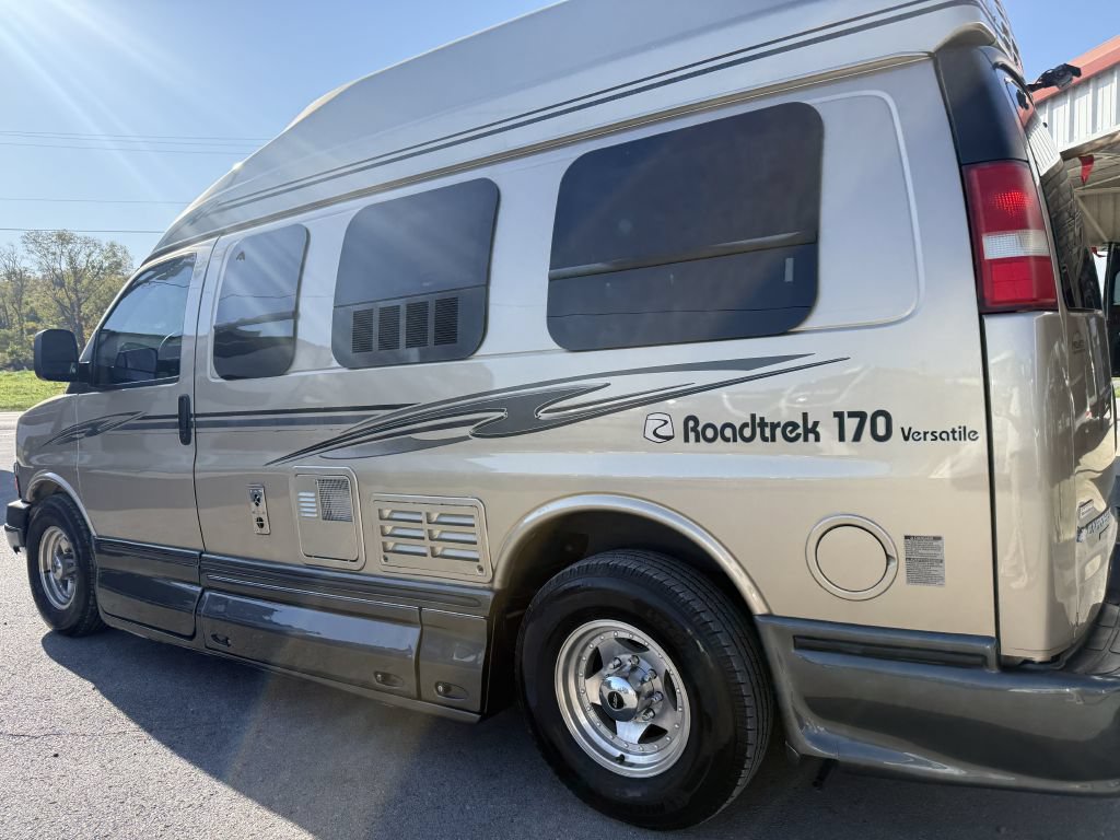 Used 2011 Chevrolet Express 2500 w/ Power Package RWD image 22