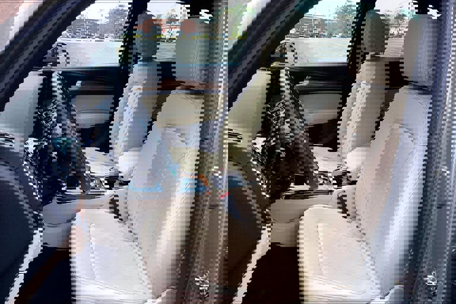 Used 2023 Audi Q5 2.0T Premium w/ Convenience Package image 9