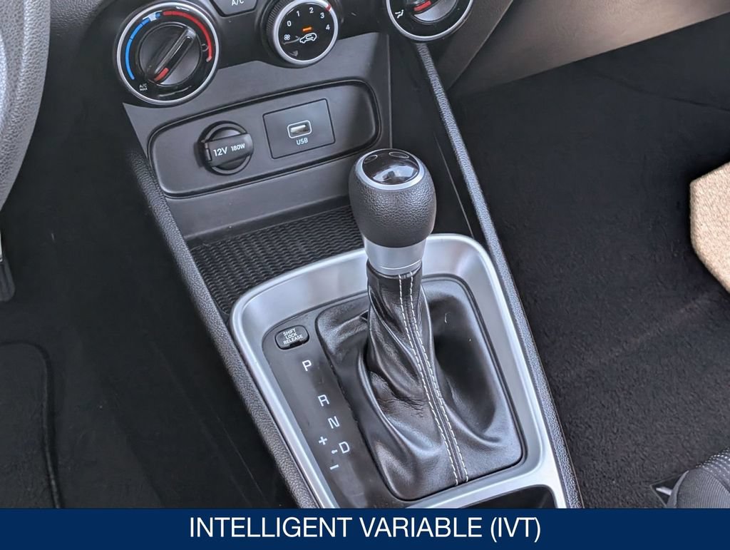 Certified 2021 Hyundai Venue SE FWD image 24