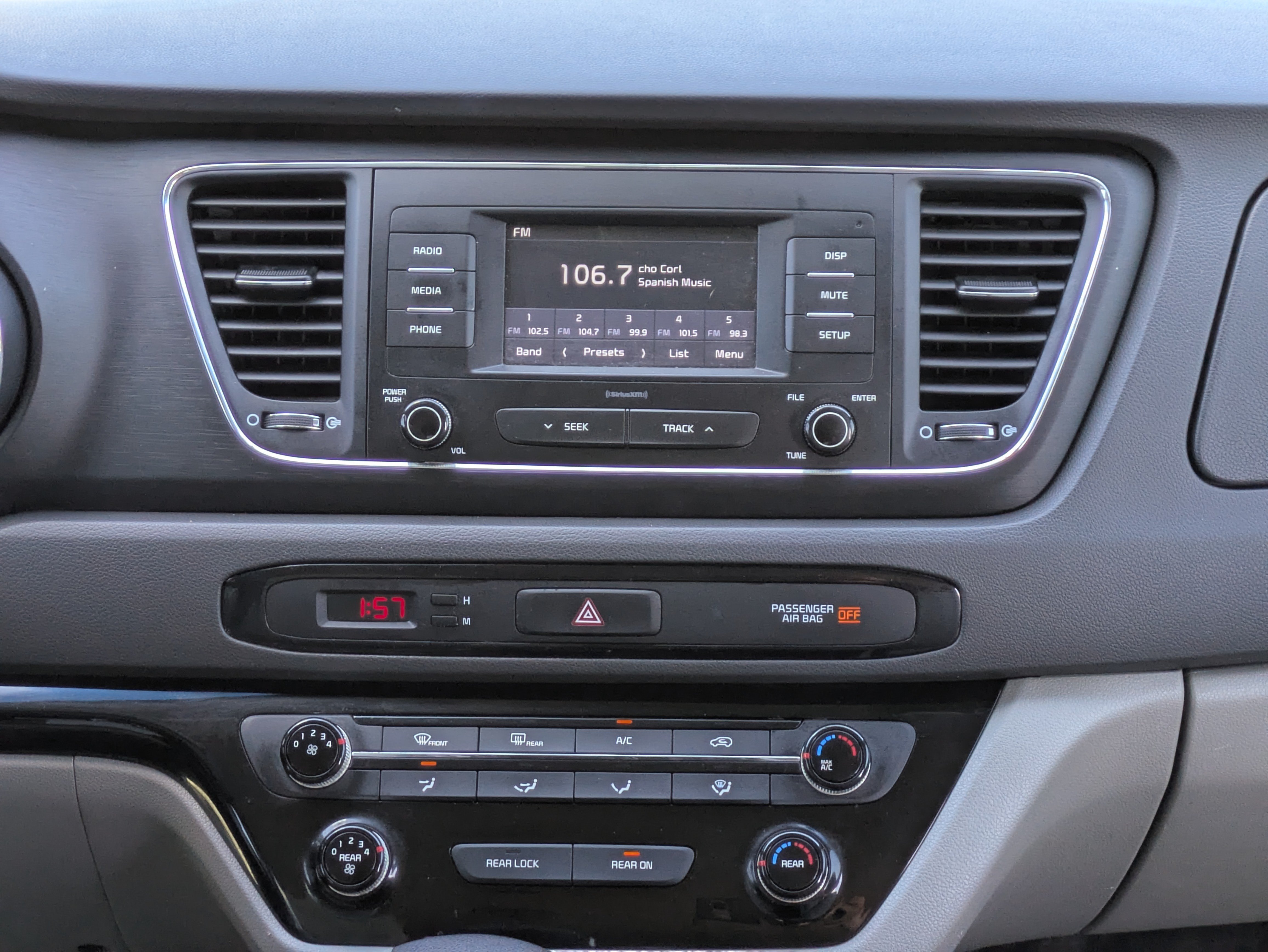 Used 2017 Kia Sedona L FWD image 20
