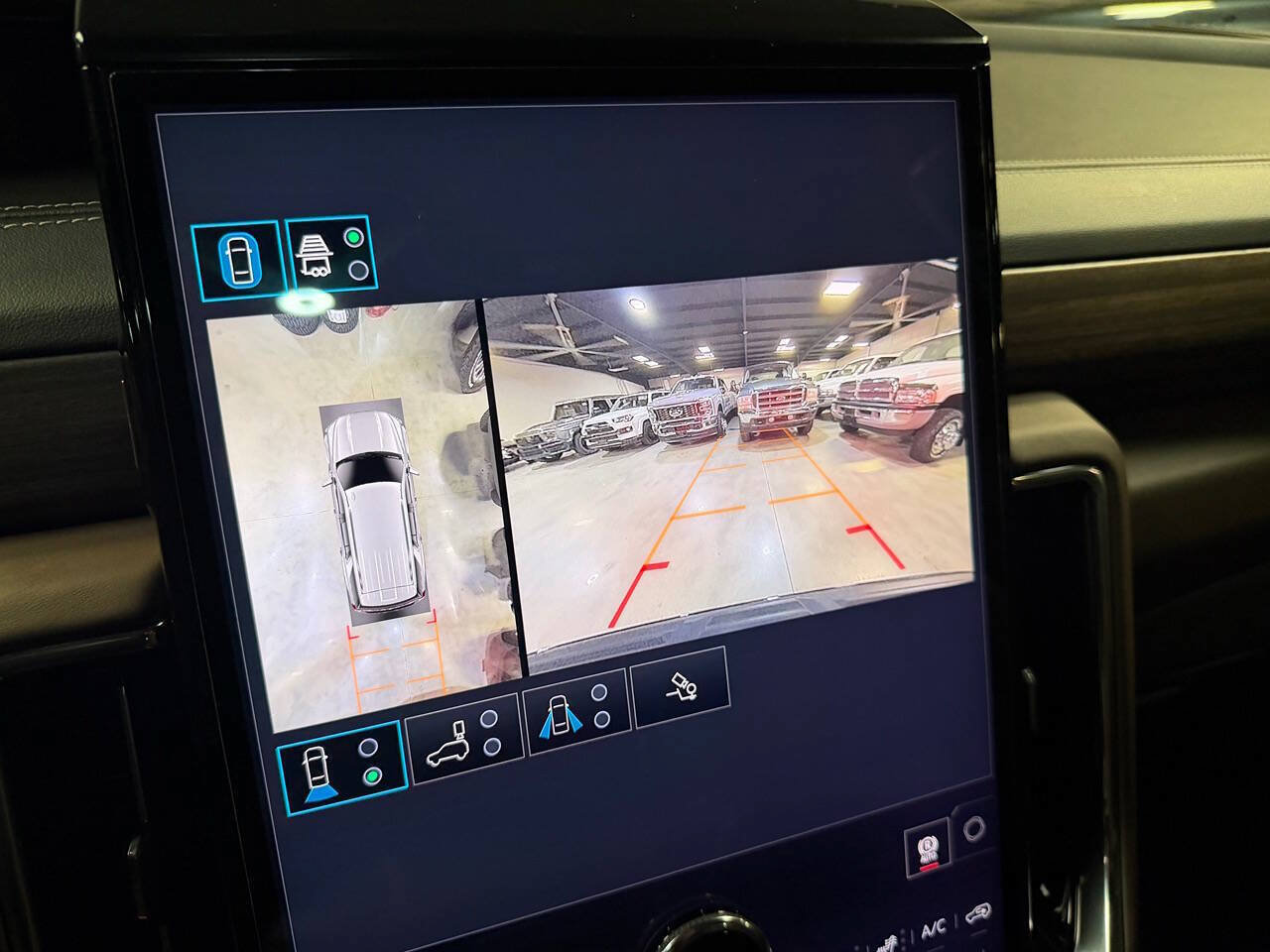 Used 2026 GMC Yukon Denali Ultimate AWD/4WD image 16