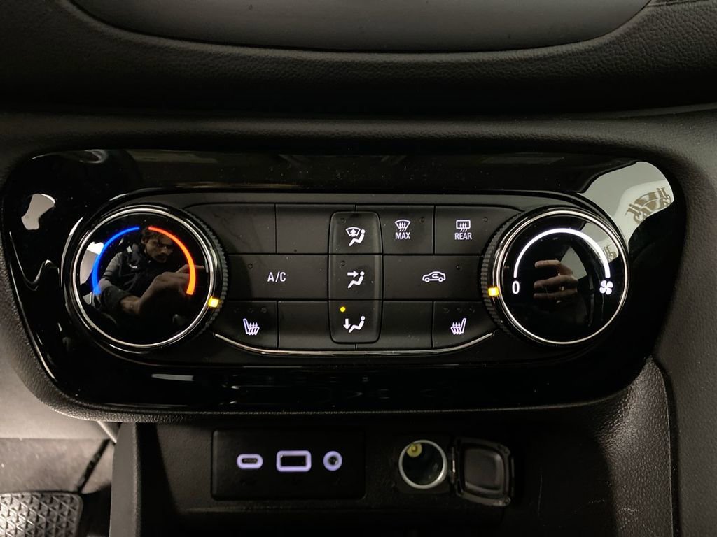 Certified 2023 Buick Encore GX Preferred w/ Cold Weather Comfort Package image 18