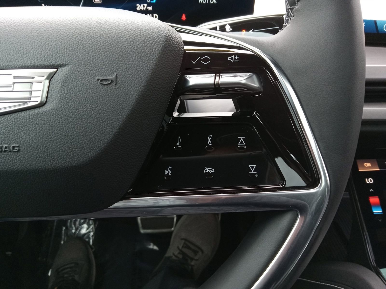 Certified 2026 Cadillac Vistiq Sport w/ LPO, Floor Liner Package image 19