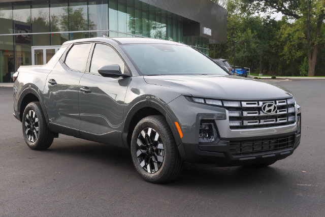 New 2027 Hyundai Santa Cruz SE AWD/4WD image 1