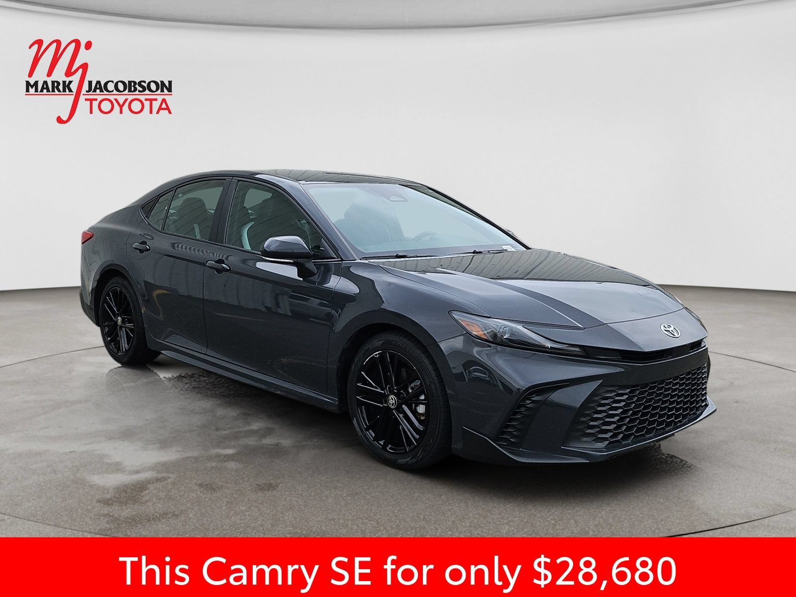 Used 2025 Toyota Camry SE FWD image 5