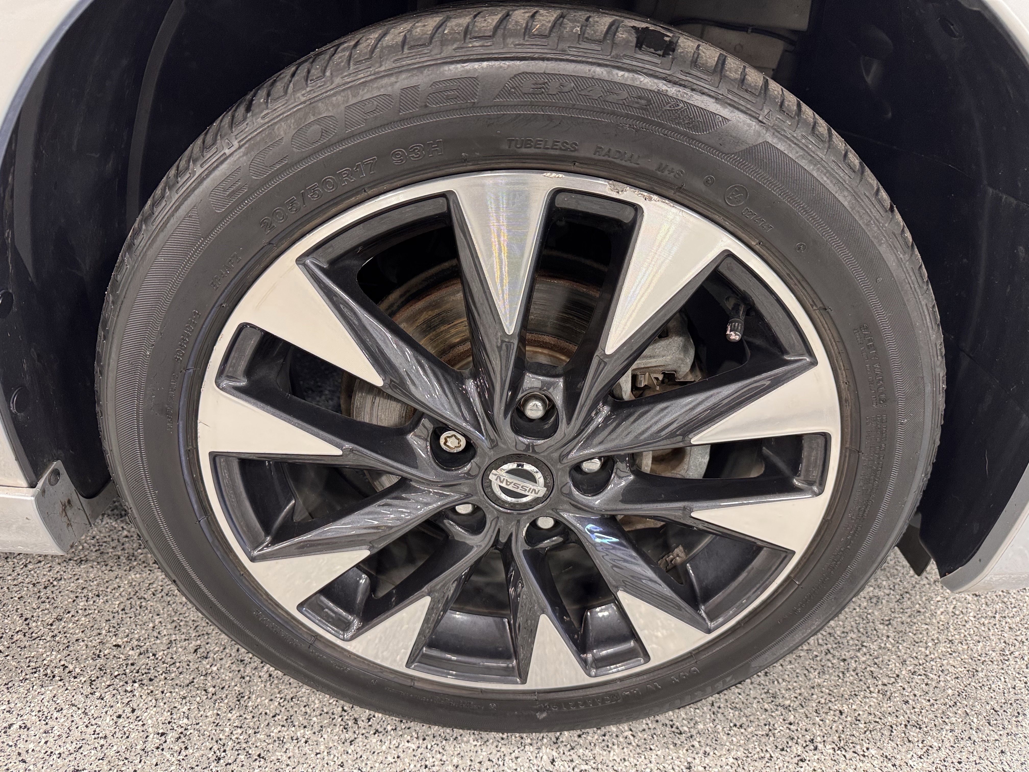 Used 2018 Nissan Sentra SR w/ Protection Package image 29