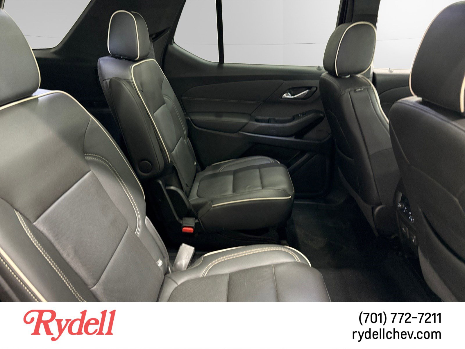 Used 2022 Chevrolet Traverse Premier AWD/4WD image 18