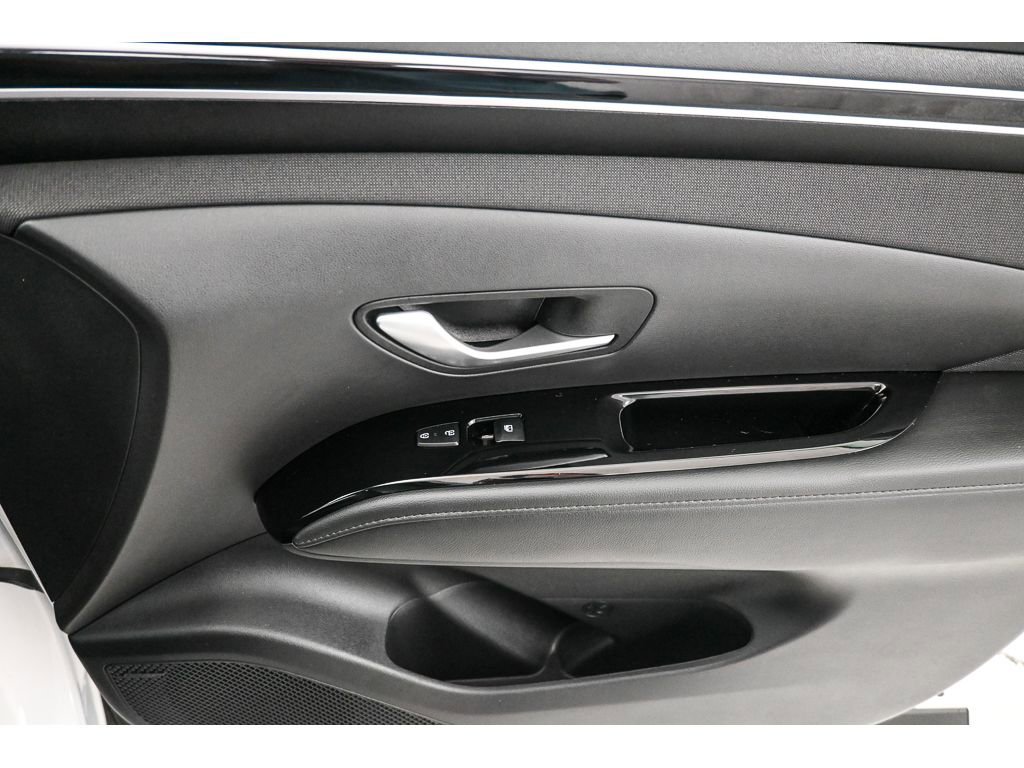 Used 2023 Hyundai Tucson Limited image 18