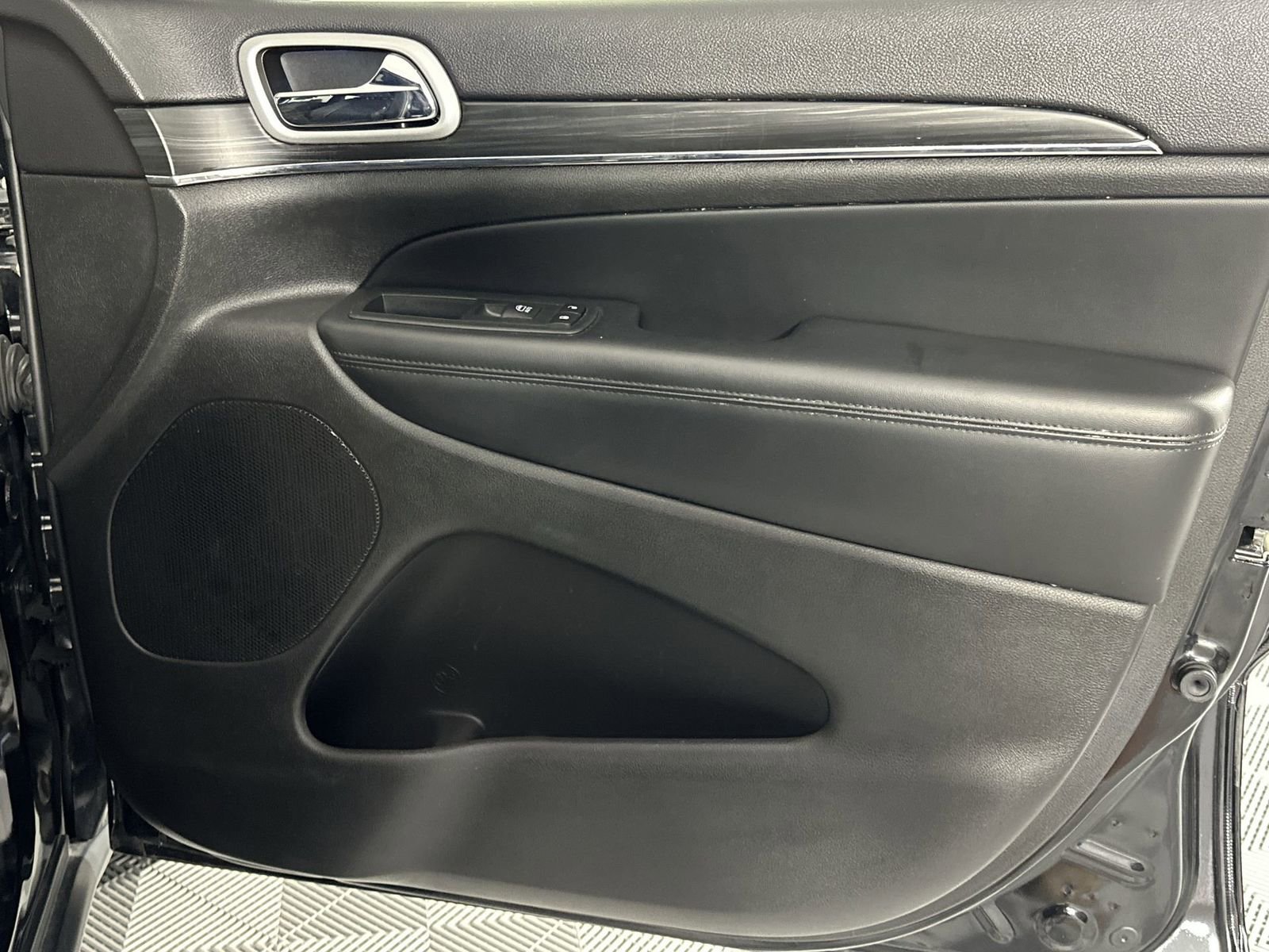 Used 2020 Jeep Grand Cherokee Limited w/ Trailer Tow Group IV AWD/4WD image 26