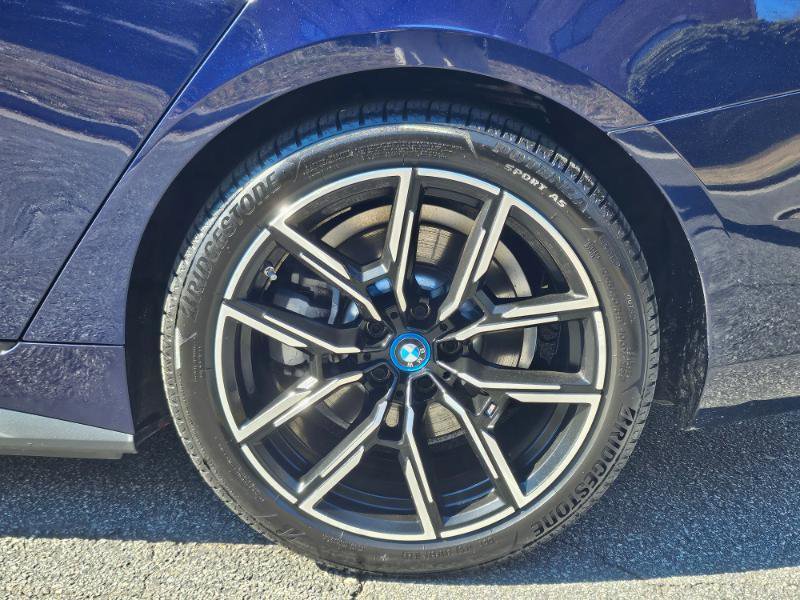 Used 2023 BMW i4 eDrive40 w/ M Sport Package image 16