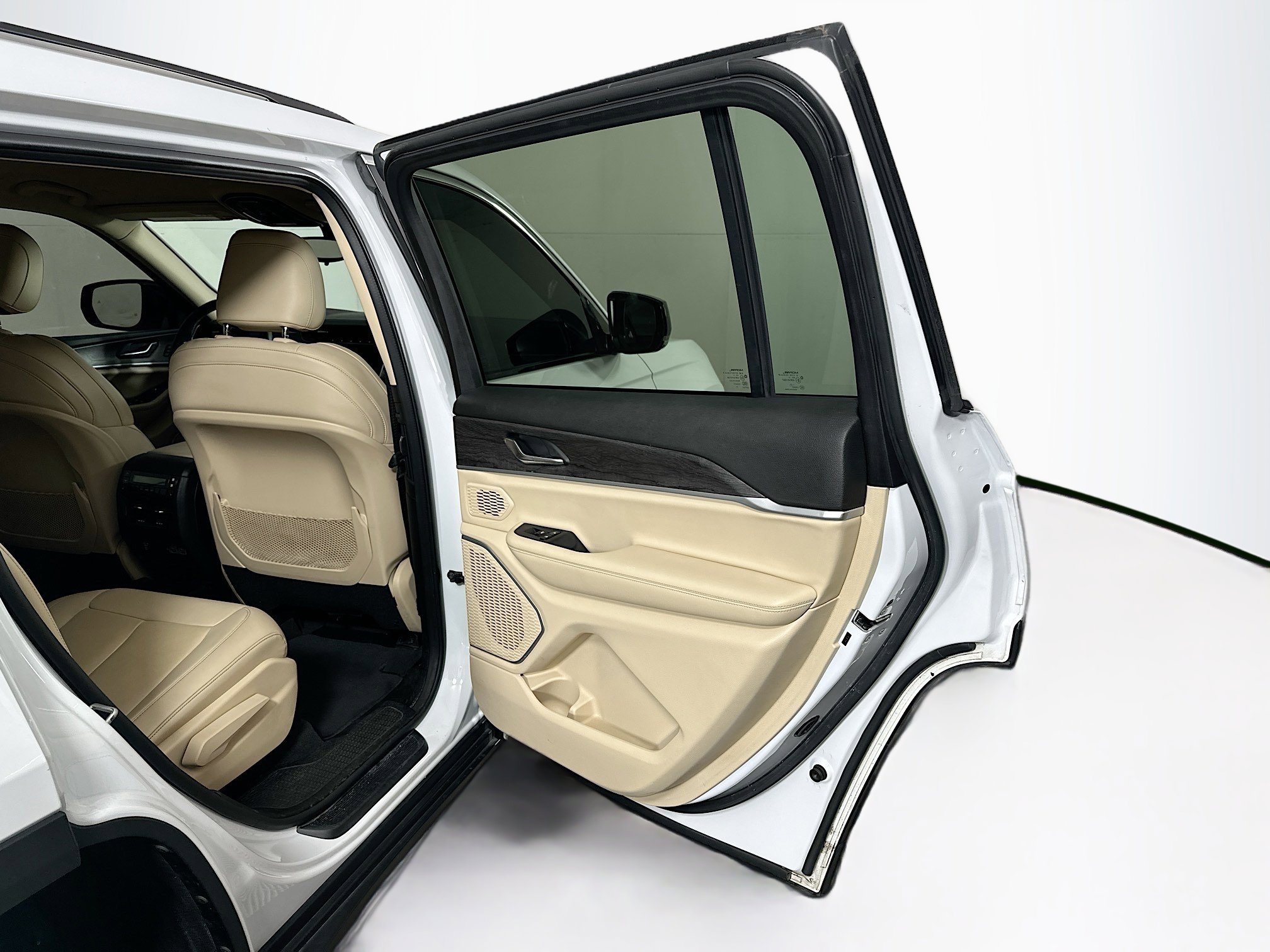 Used 2021 Jeep Grand Cherokee L Limited image 32