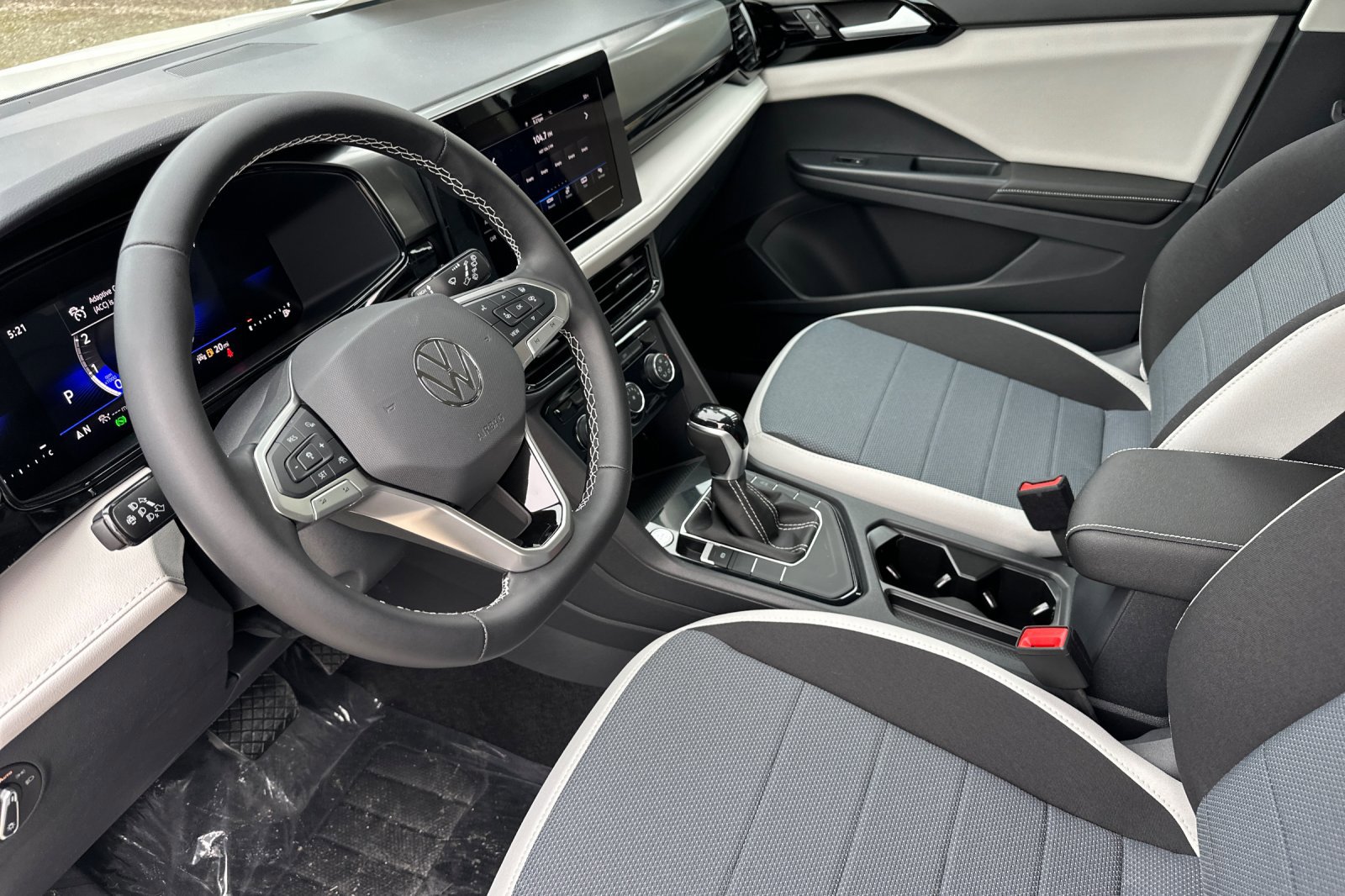 New 2026 Volkswagen Taos S image 10