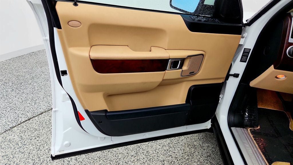 Used 2012 Land Rover Range Rover HSE AWD/4WD image 10