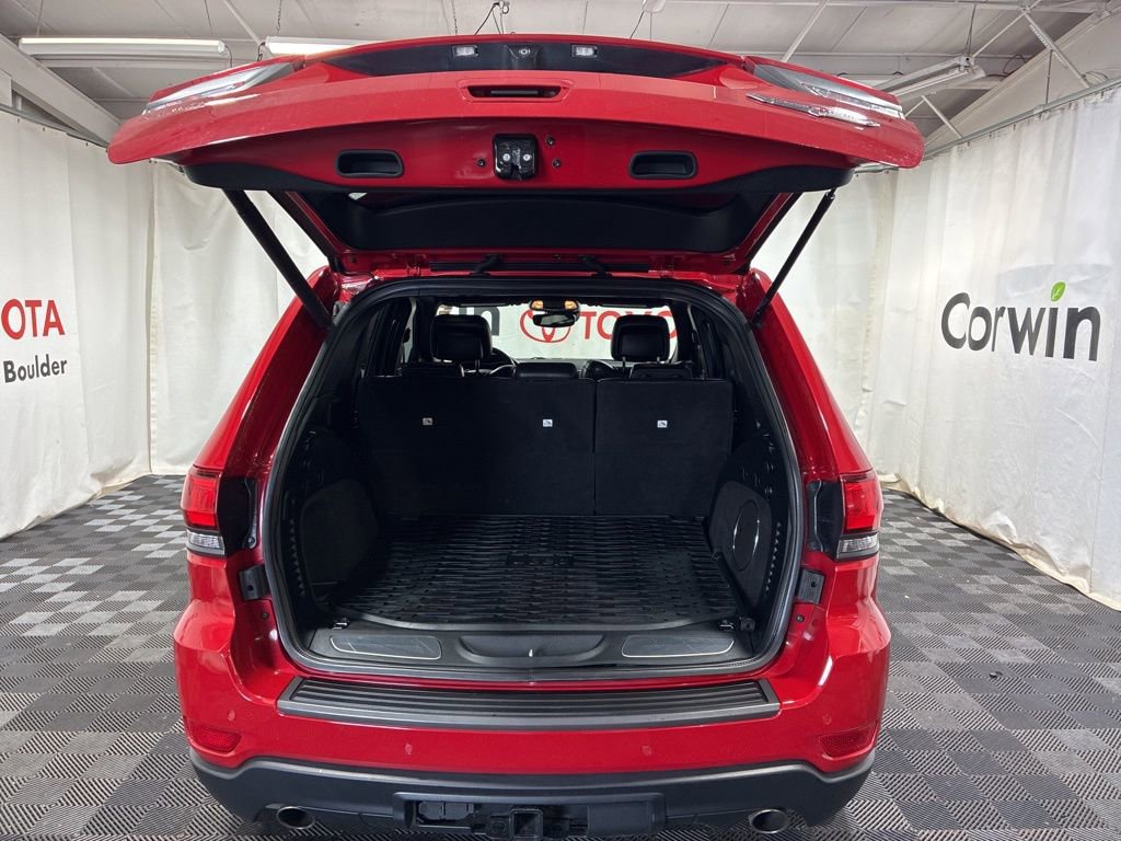 Used 2018 Jeep Grand Cherokee Trailhawk w/ Trailhawk Luxury Group AWD/4WD image 15