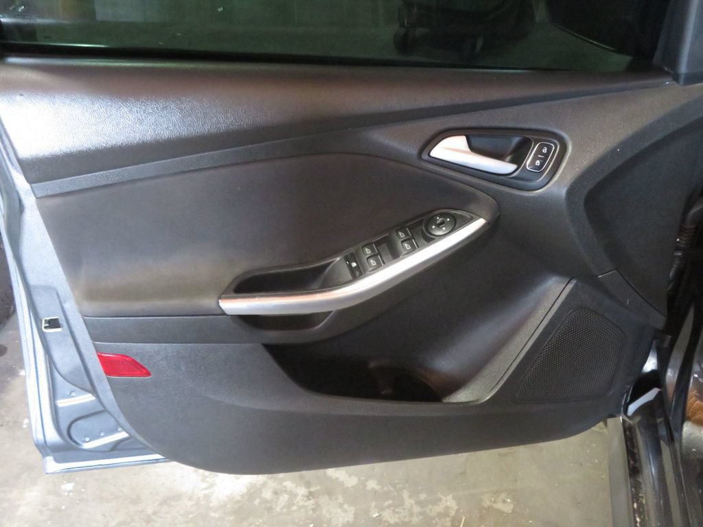 Used 2016 Ford Focus ST FWD image 16