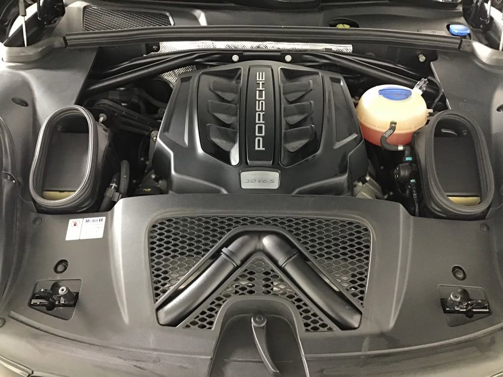 Certified 2017 Porsche Macan S AWD/4WD image 18