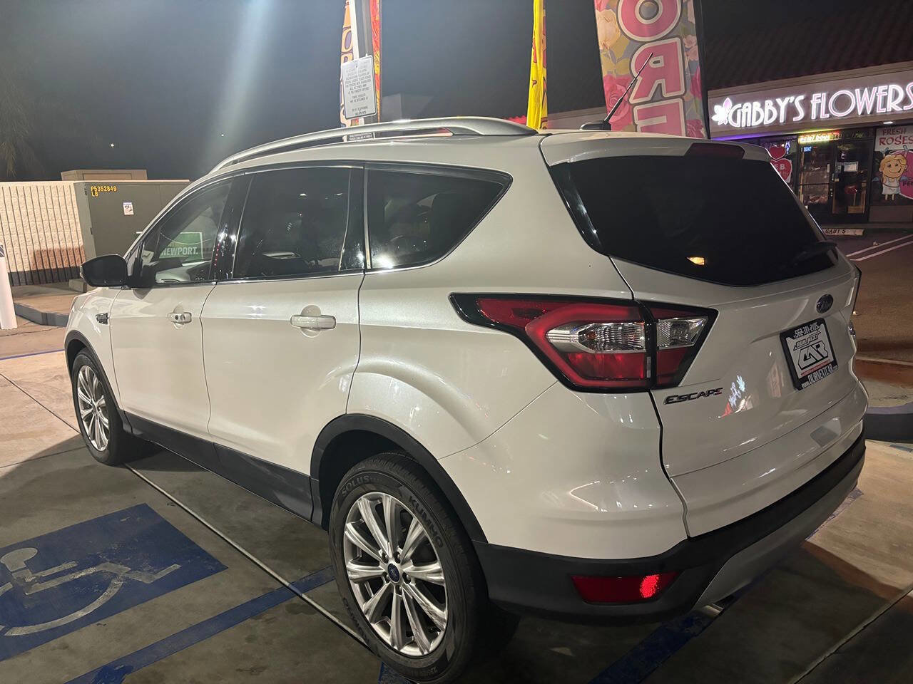Used 2017 Ford Escape Titanium image 5