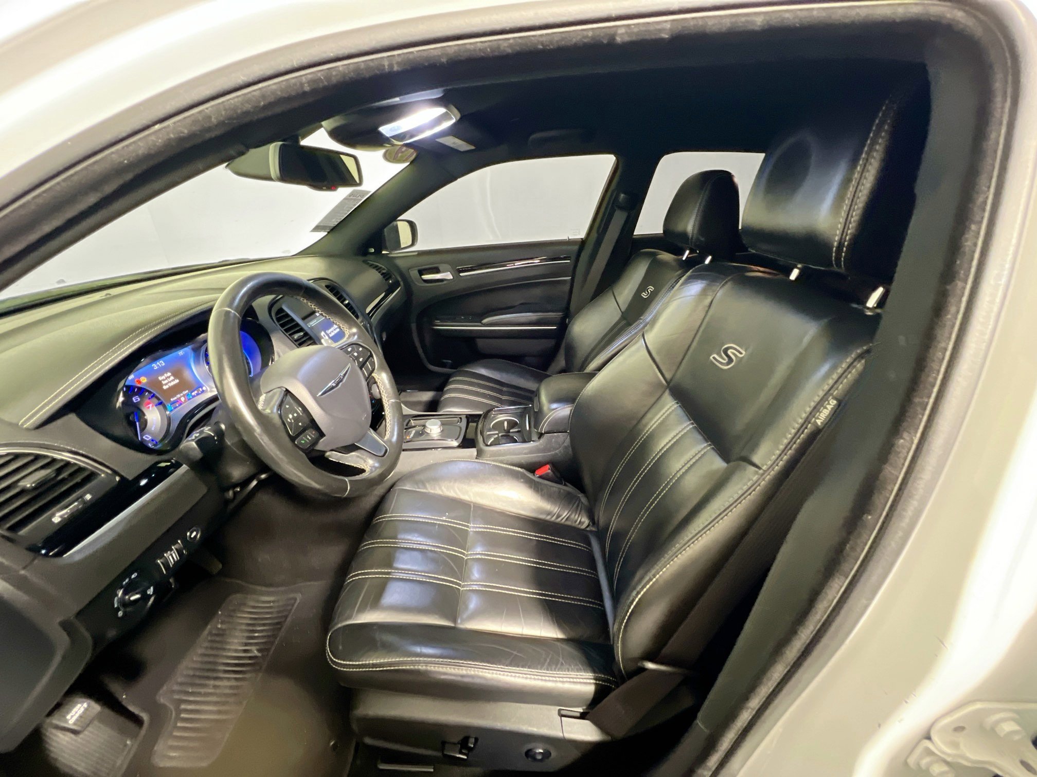 Used 2019 Chrysler 300 S image 14