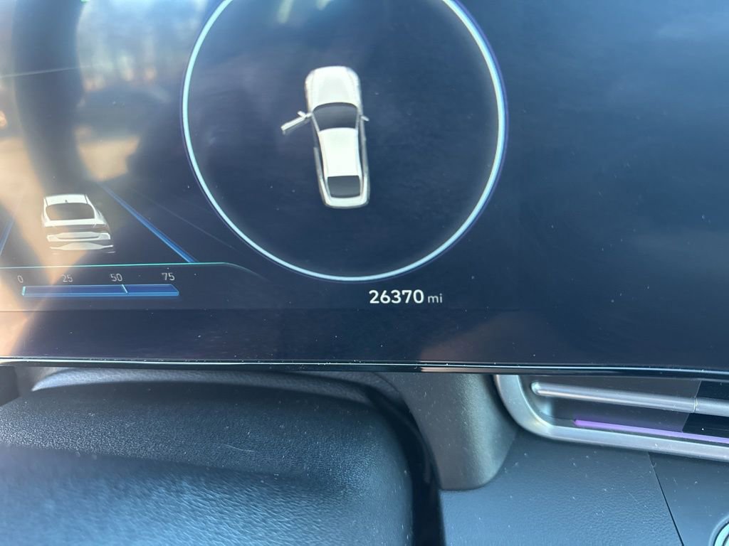 Used 2023 Hyundai Elantra Limited image 26