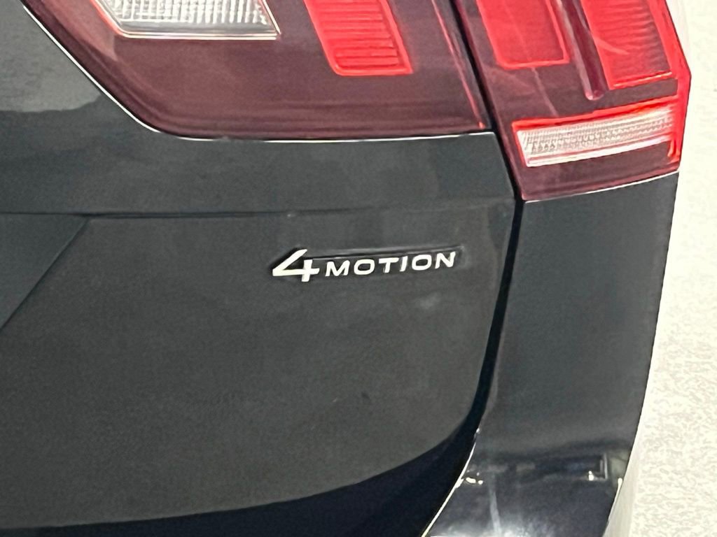 Used 2022 Volkswagen Tiguan SE w/ Panoramic Sunroof Package image 36