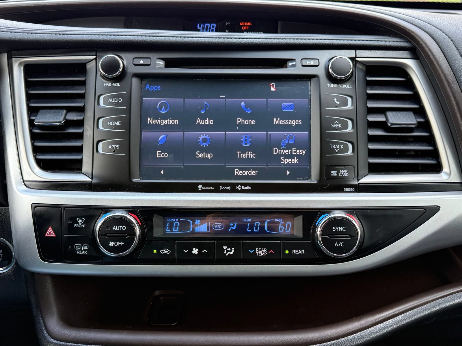 Used 2019 Toyota Highlander XLE AWD/4WD image 30