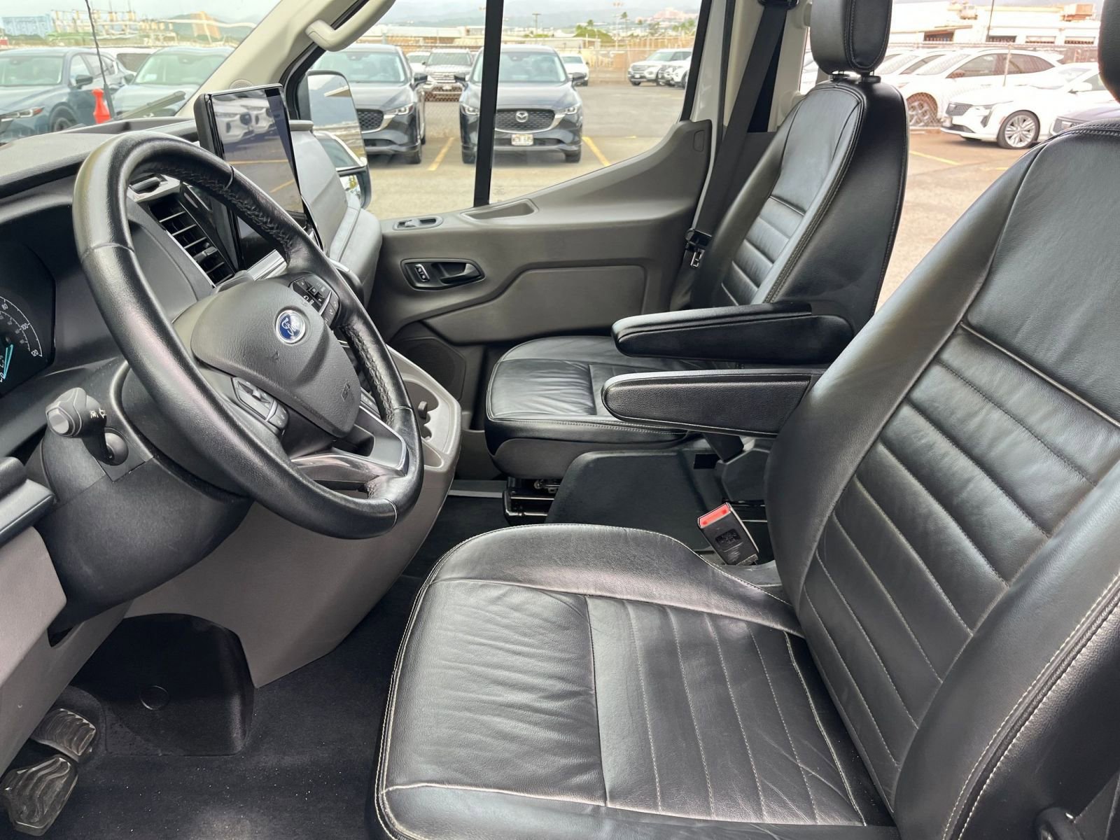 Used 2023 Ford Transit 350 XLT image 38