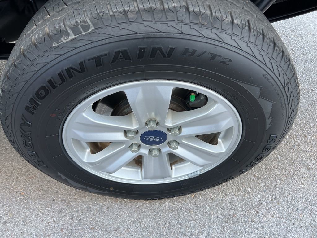 Used 2015 Ford F150 XLT image 34