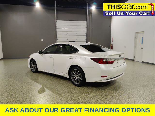 Used 2017 Lexus ES 300h w/ Luxury Package FWD image 6