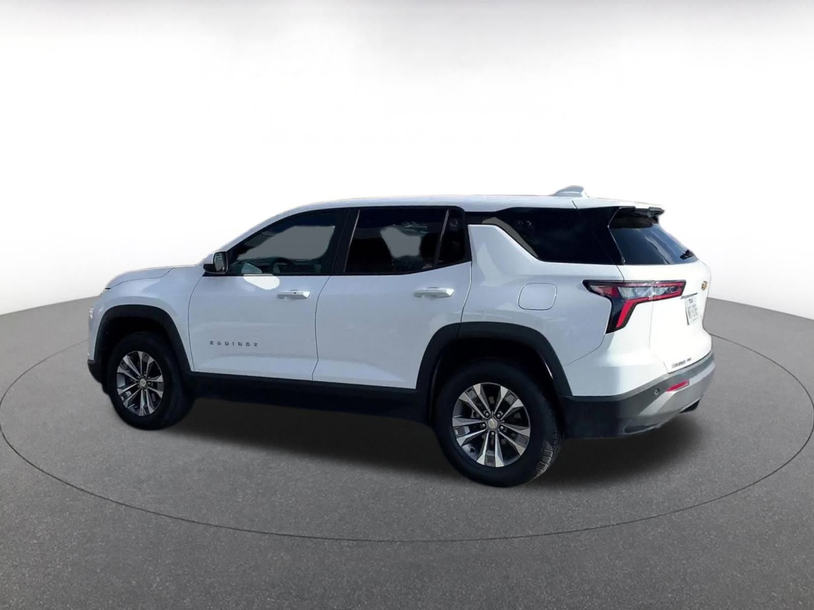 Used 2025 Chevrolet Equinox LT image 10