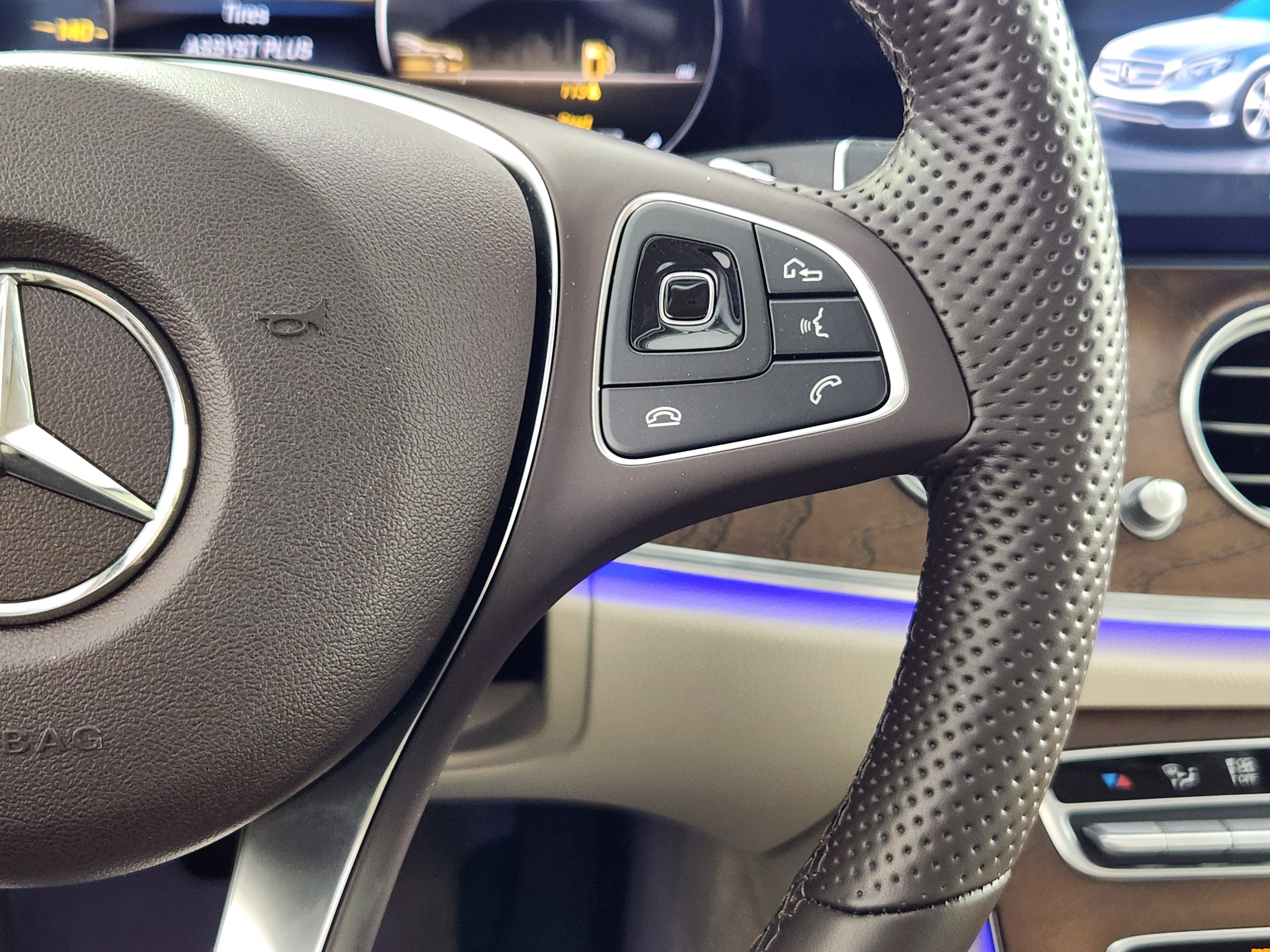 Used 2018 Mercedes-Benz E 300 4MATIC image 19
