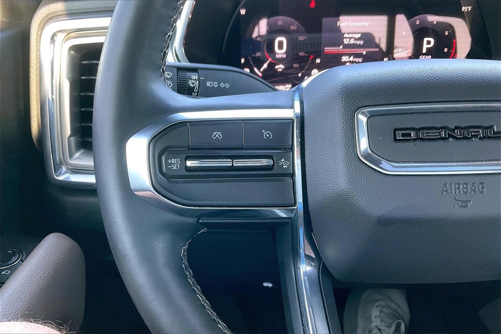 Used 2023 GMC Canyon Denali image 18