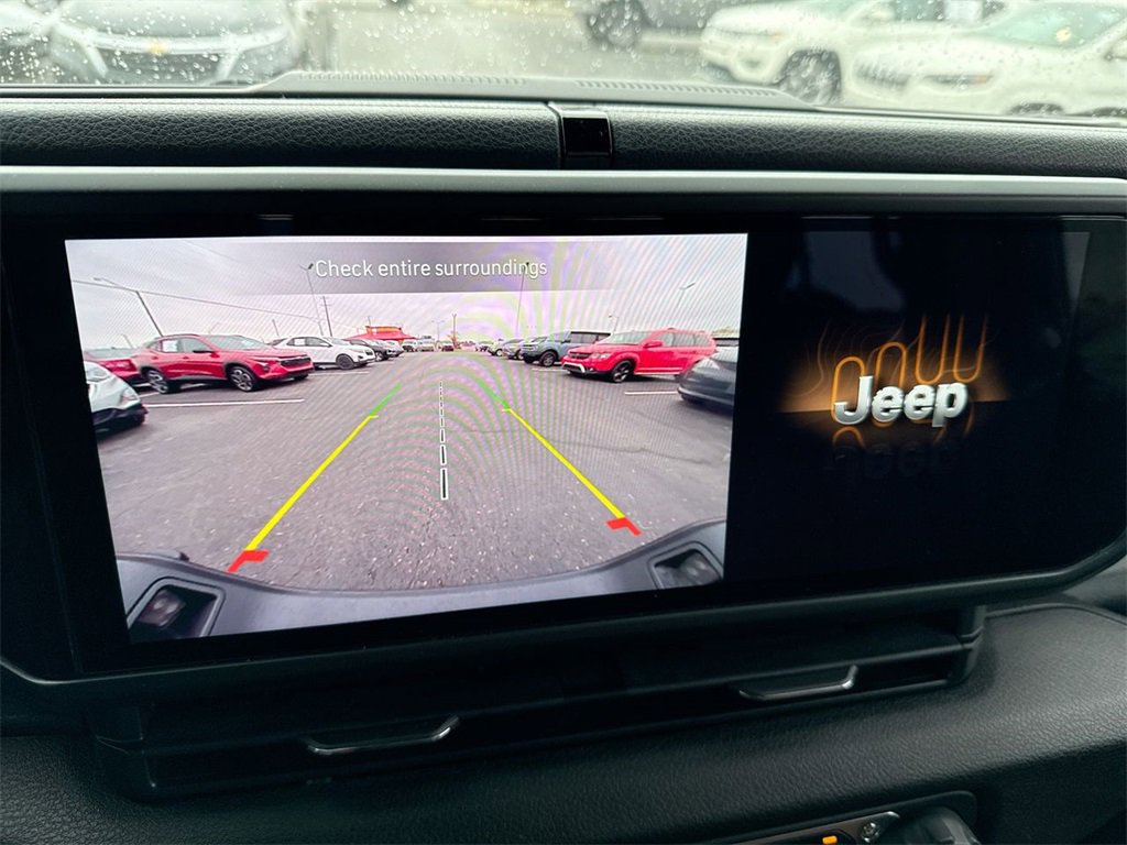 Used 2024 Jeep Gladiator Sport image 17