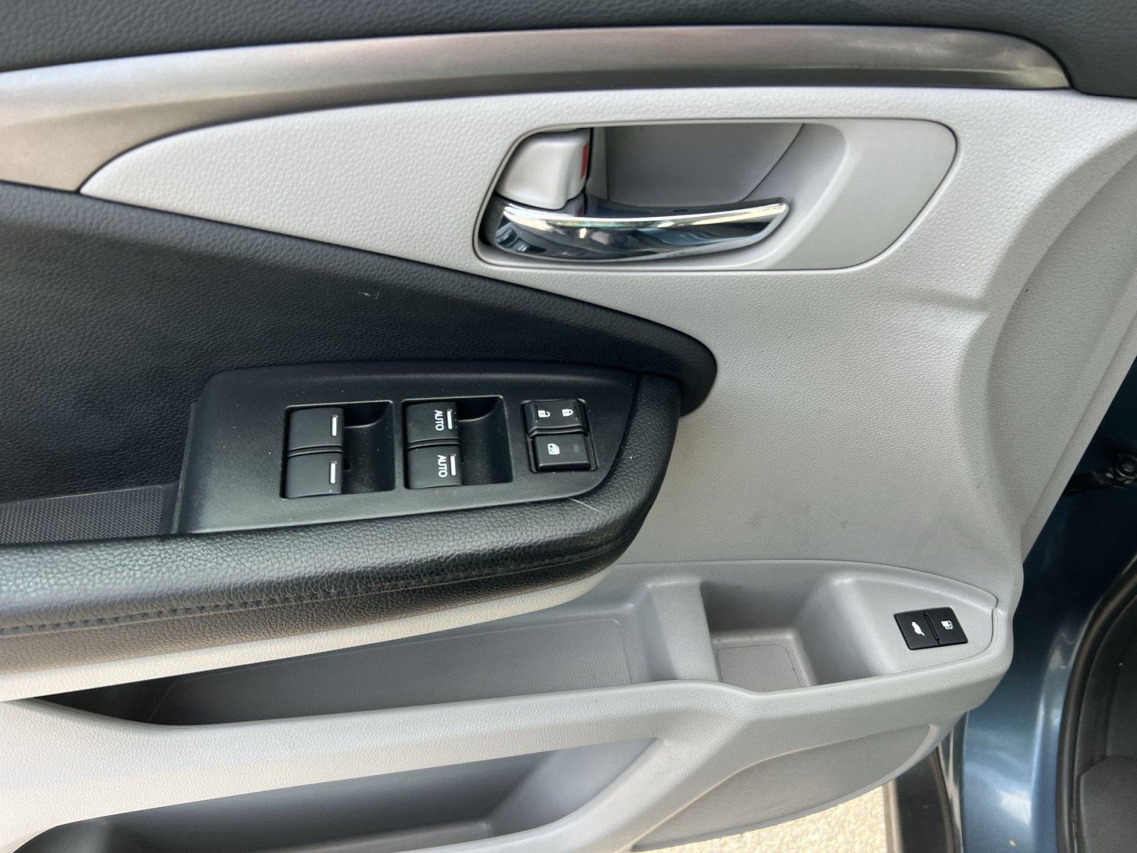 Used 2017 Honda Pilot EX-L image 15