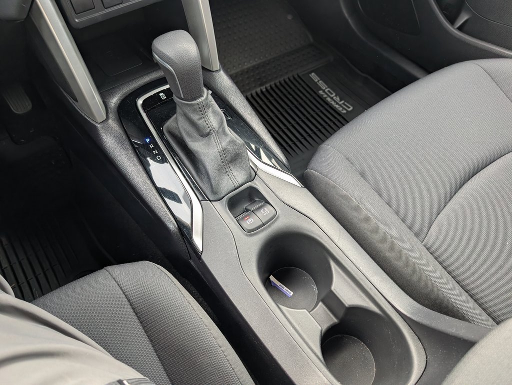 Used 2022 Toyota Corolla Cross LE image 19