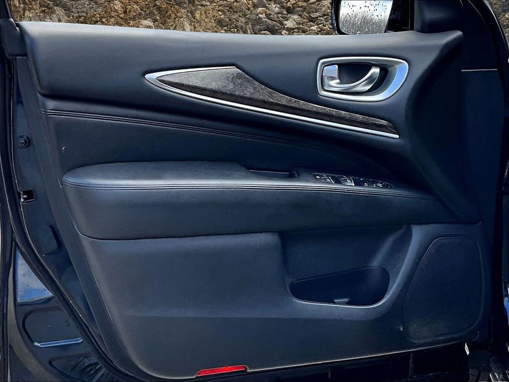 Used 2015 INFINITI QX60 AWD w/ Cargo Package image 20