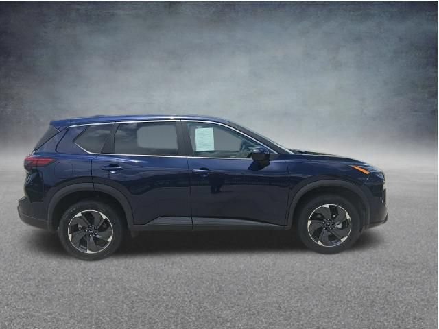 Used 2025 Nissan Rogue SV FWD image 10