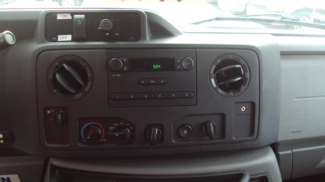 Used 2014 Ford E-250 and Econoline 250 Extended w/ Power Group image 31