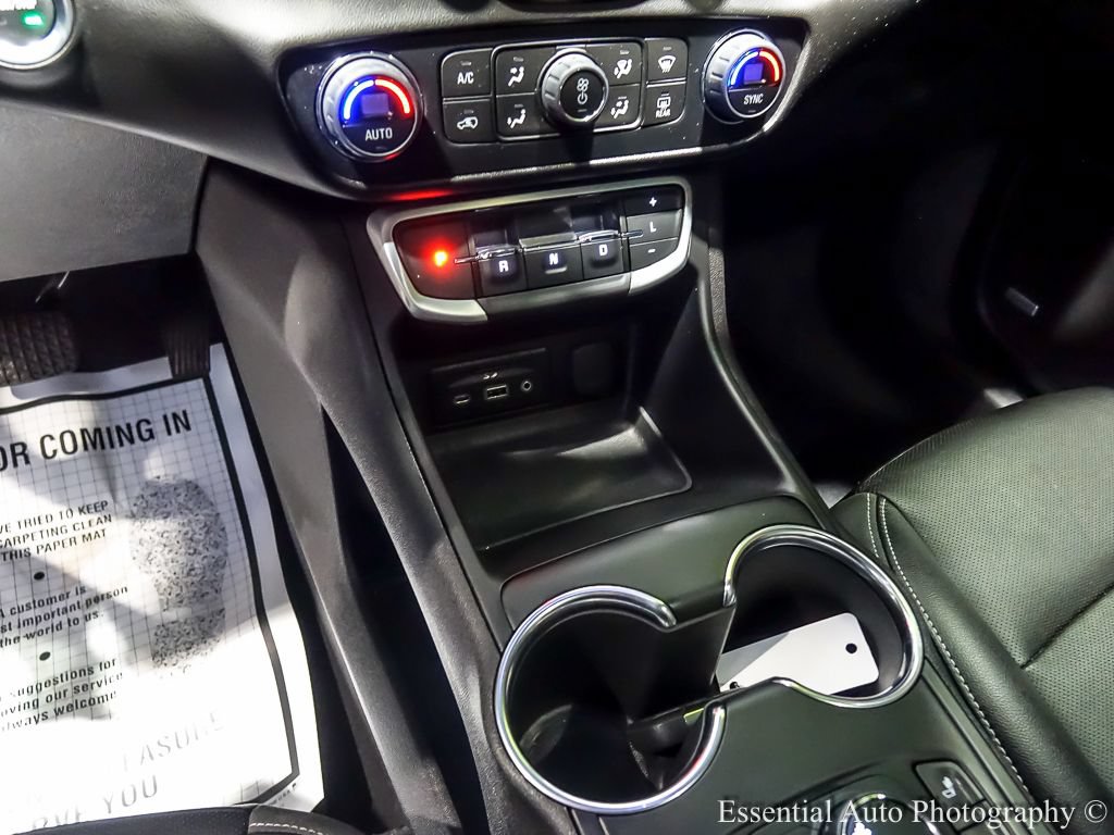 Used 2024 GMC Terrain SLT w/ Infotainment Package II image 26