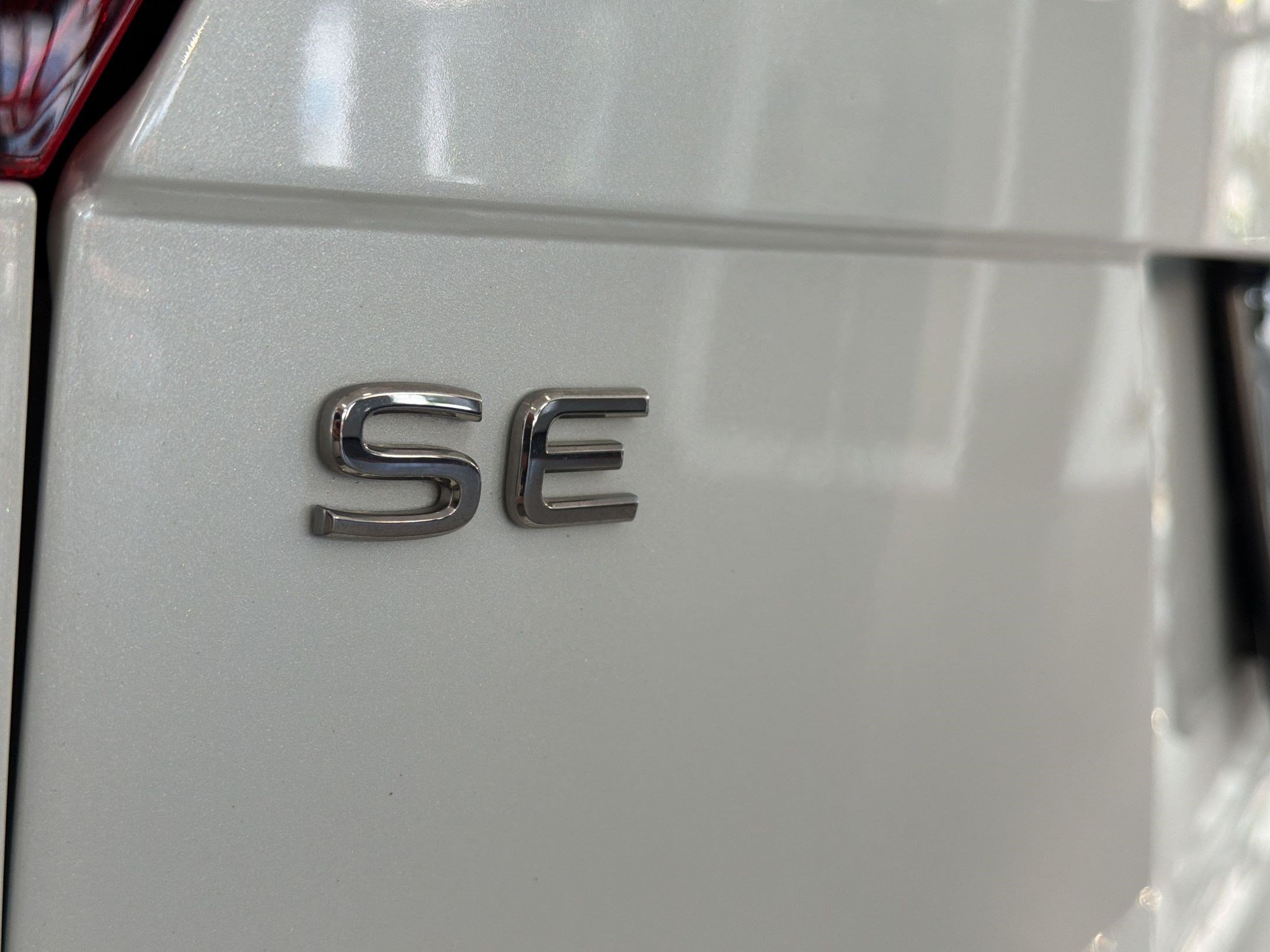 Certified 2023 Volkswagen Tiguan SE w/ Panoramic Sunroof Package FWD image 35