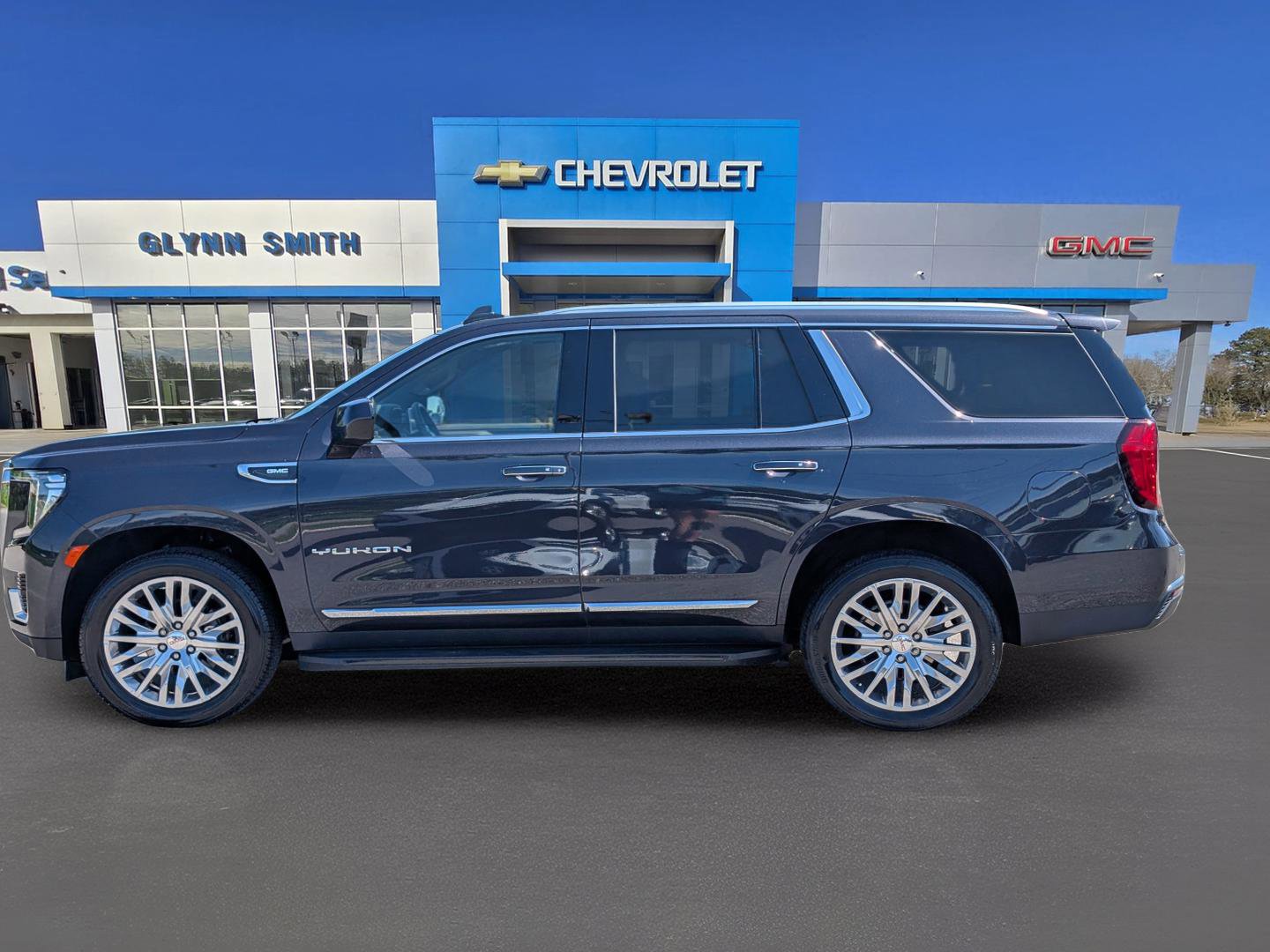Used 2023 GMC Yukon SLT RWD image 13