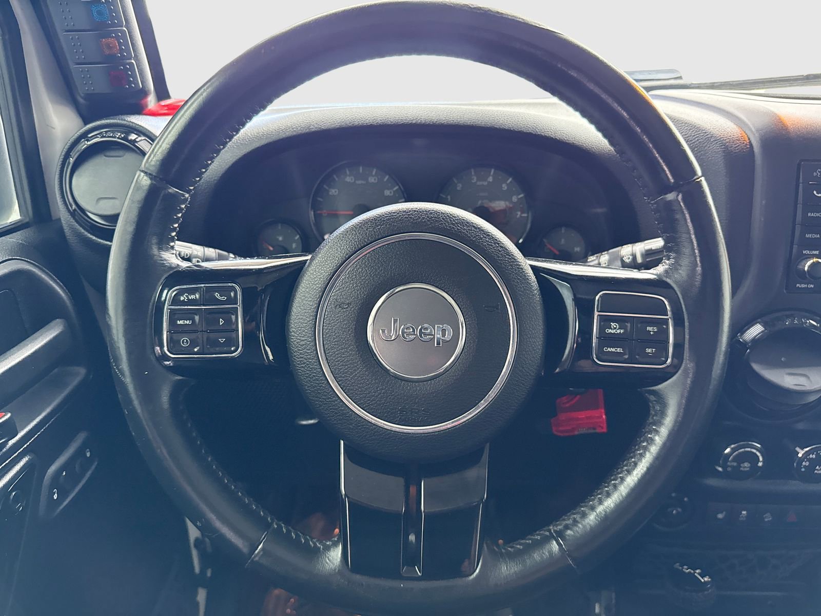 Used 2016 Jeep Wrangler Unlimited Sahara image 19