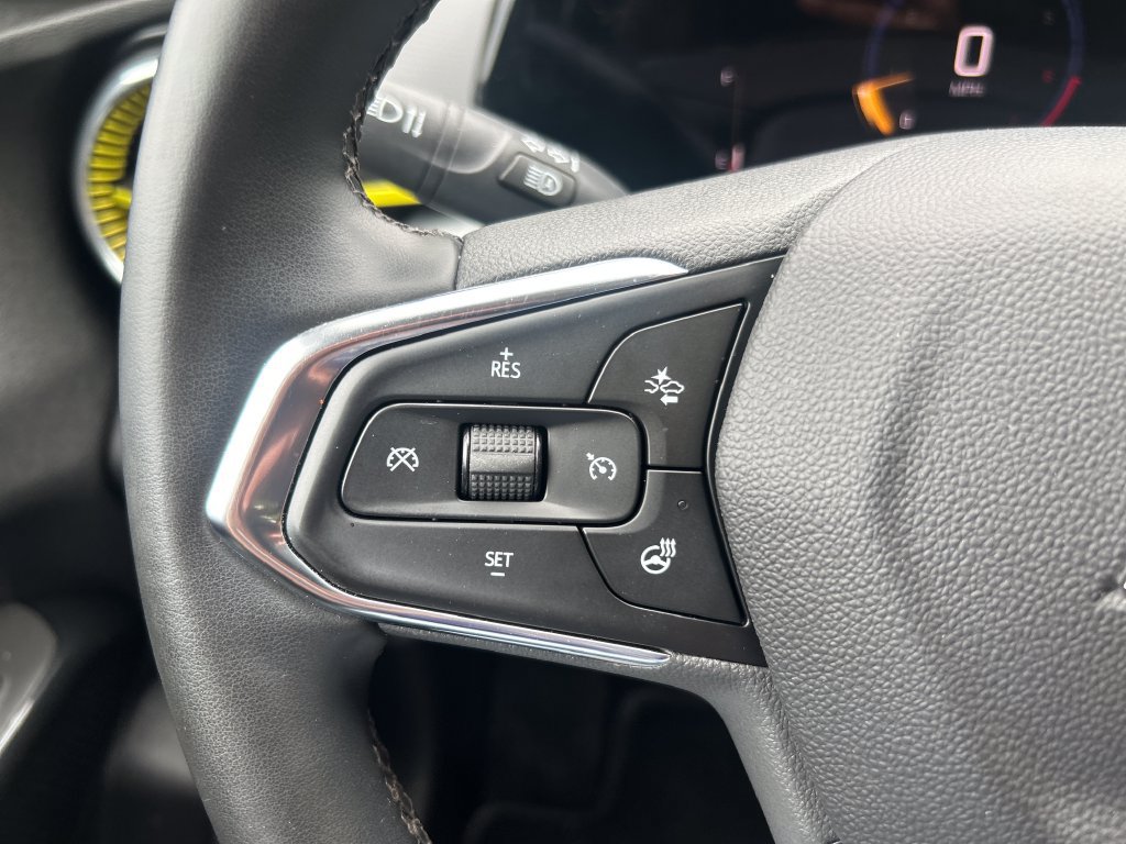 Used 2024 Chevrolet Trax LT w/ LT Convenience Package FWD image 23
